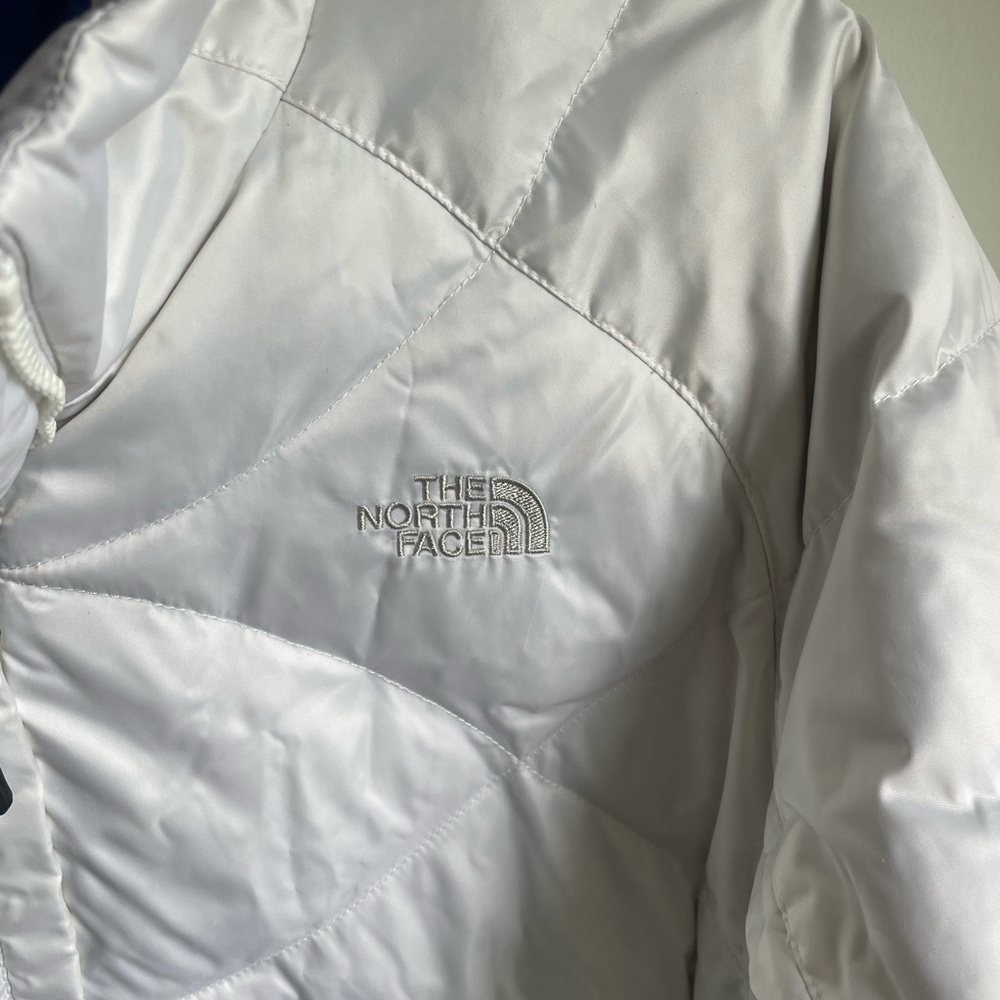 Northface 550 Downfill Puffer Coat White with Blue Lining Winter Women’s Large - Picture 2 of 8